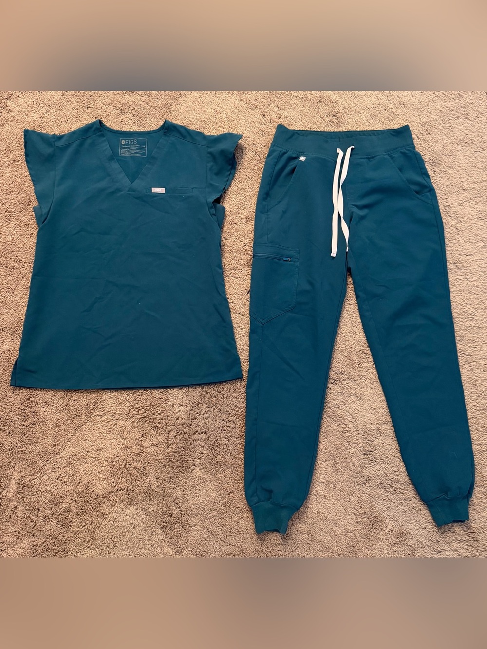 Figs Teal Women's Scrub Top & Jogger Set